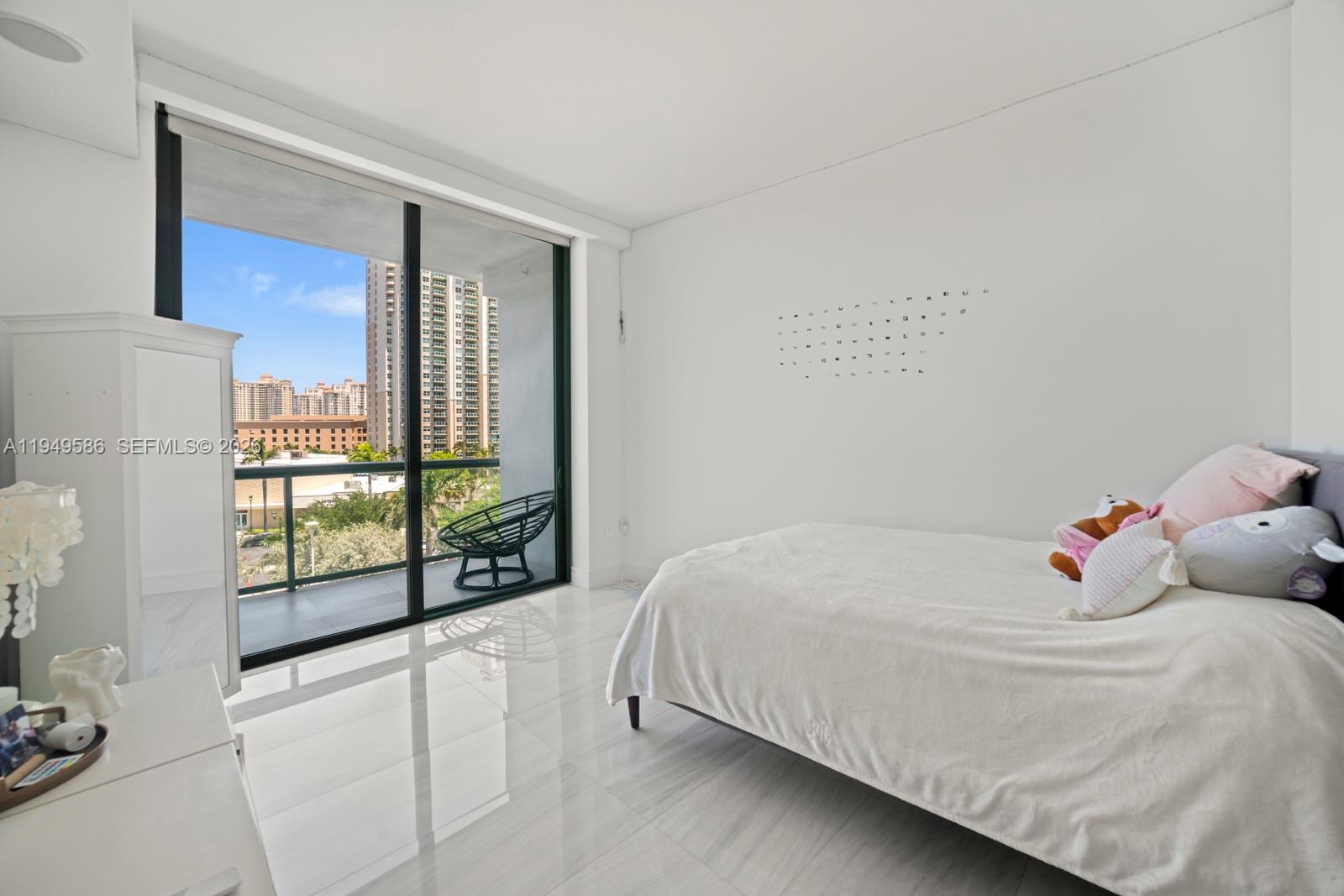 ECHO CONDO - Residential