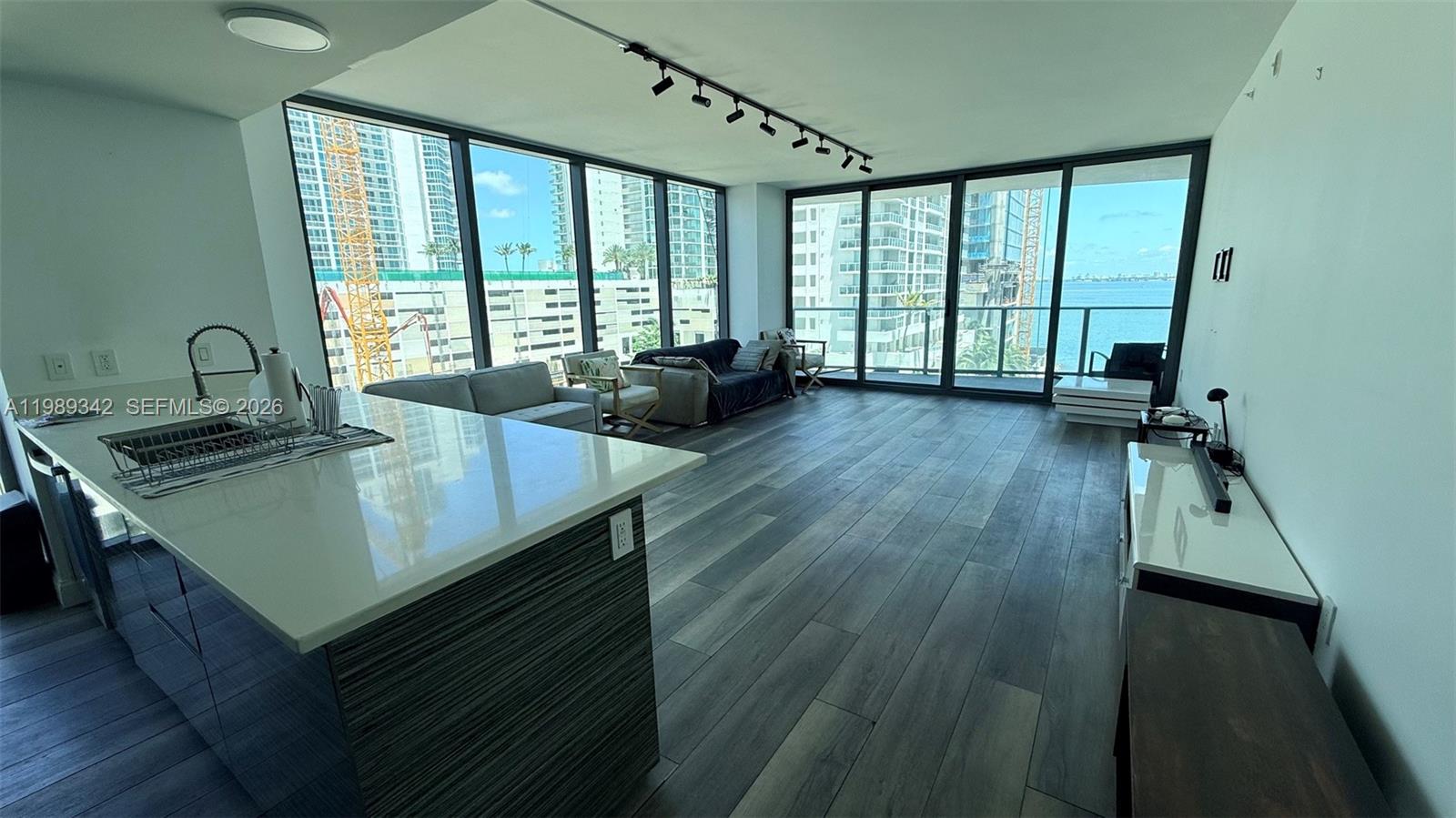 ICON BAY CONDO - Residential