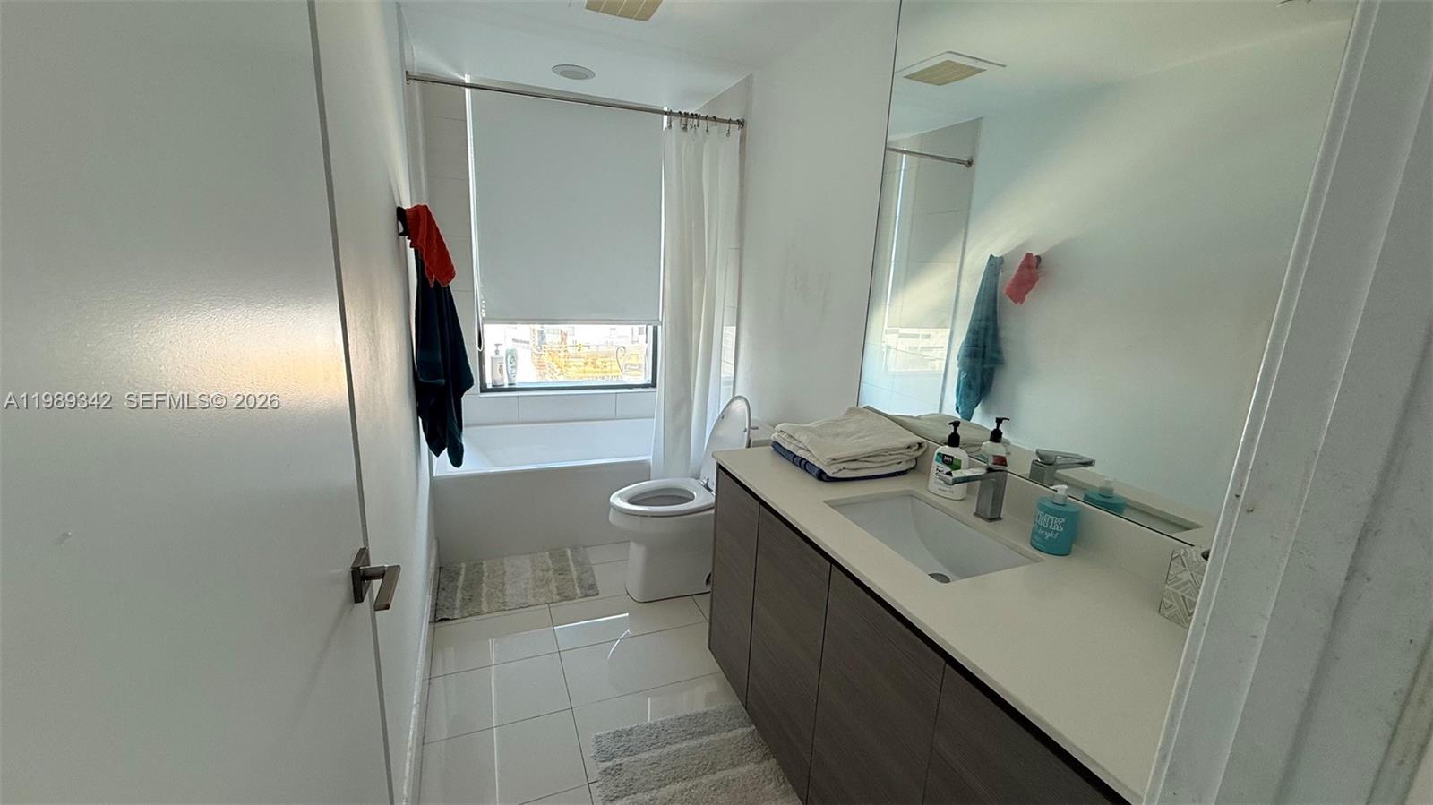 ICON BAY CONDO - Residential
