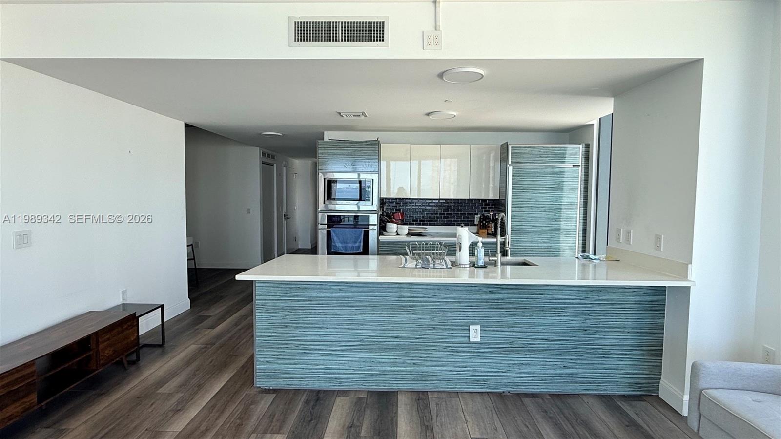 ICON BAY CONDO - Residential