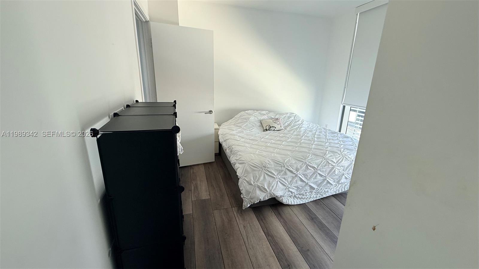 ICON BAY CONDO - Residential