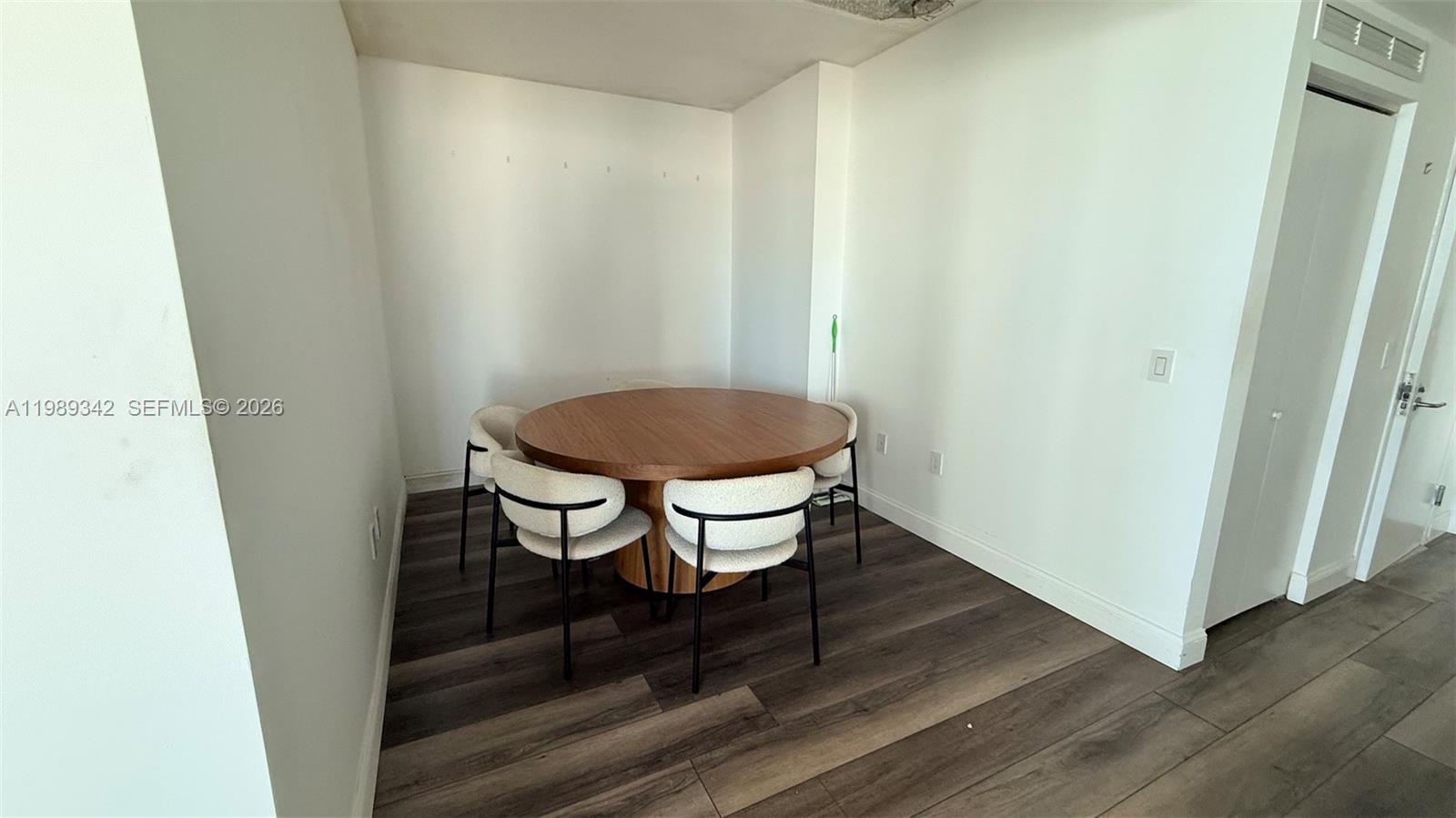ICON BAY CONDO - Residential