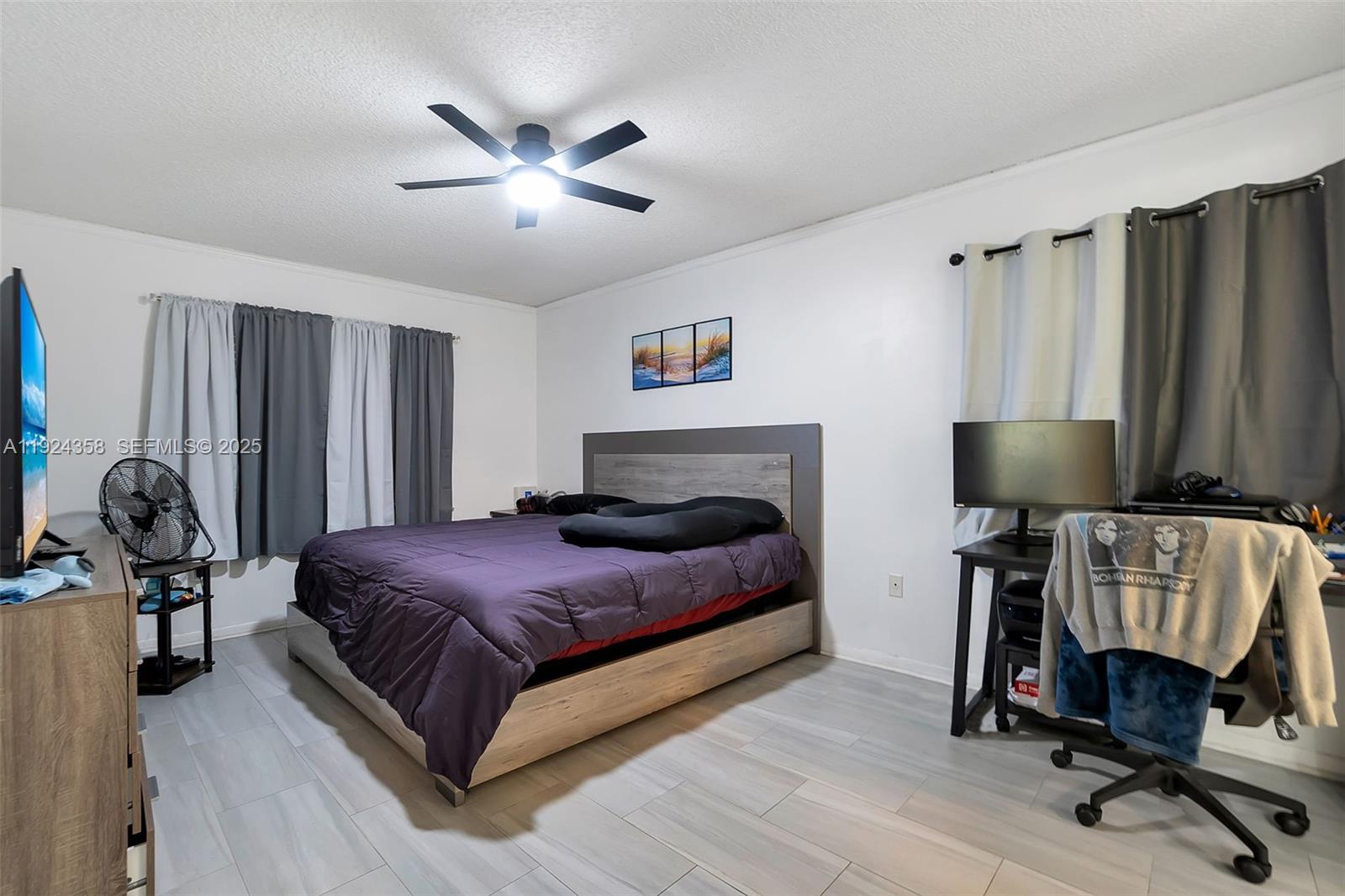 SUNRISE NOB HILL EAST - Residential