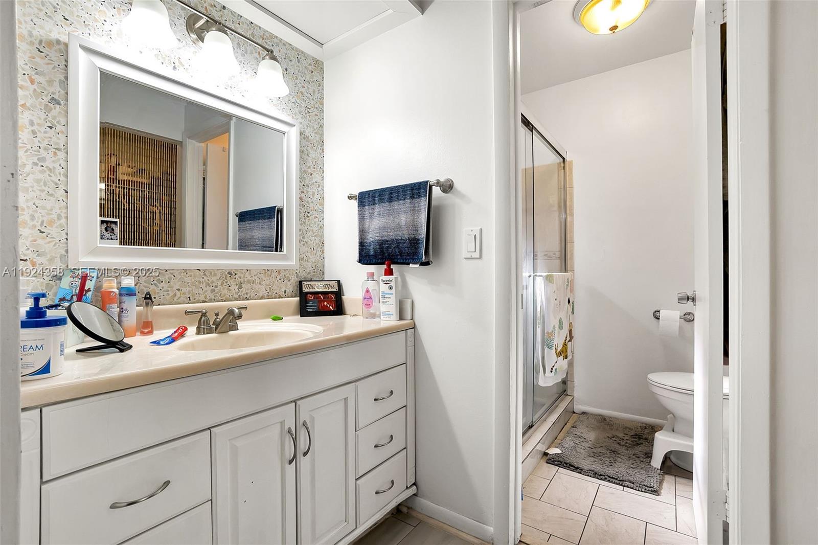 SUNRISE NOB HILL EAST - Residential