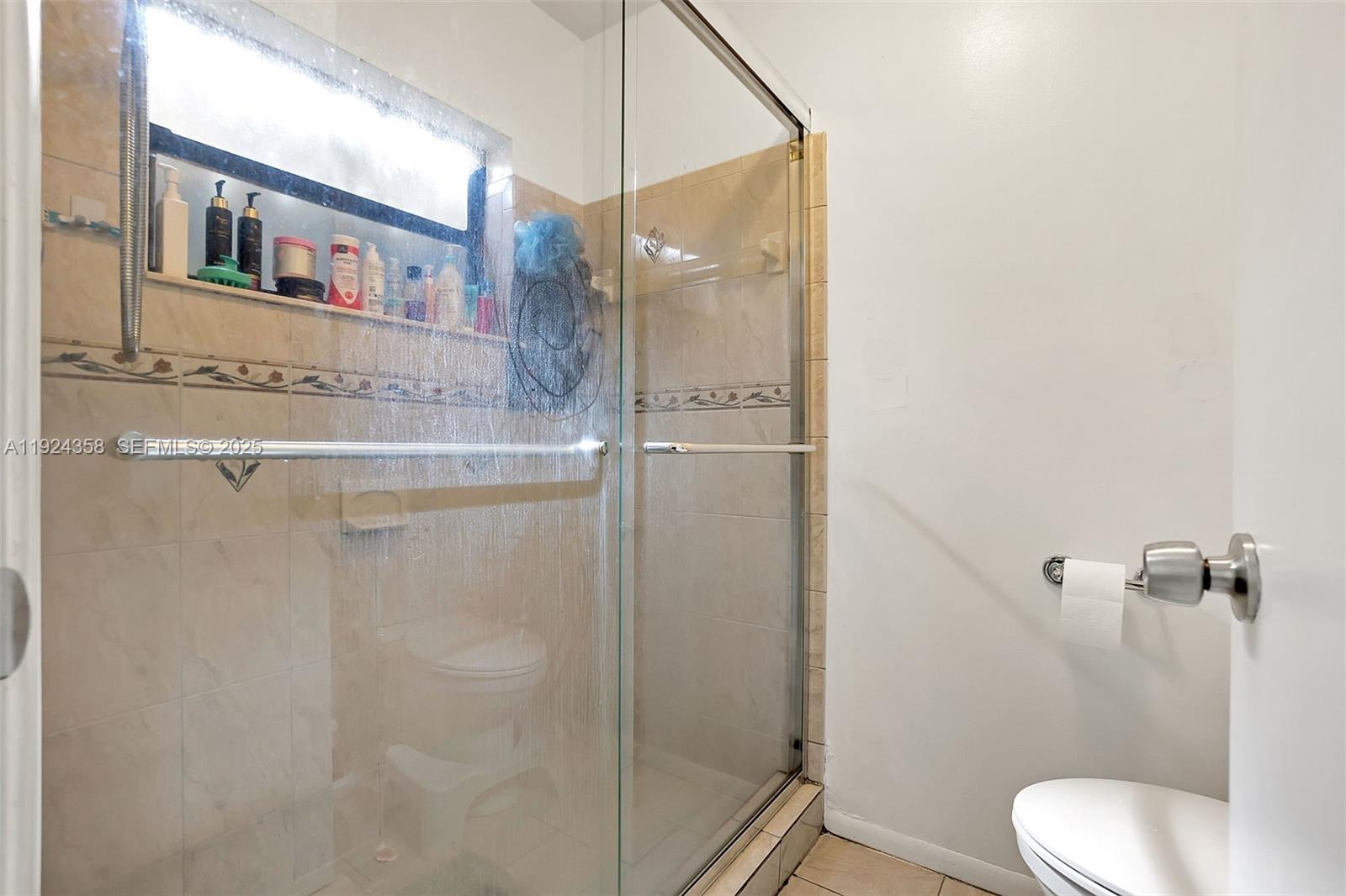 SUNRISE NOB HILL EAST - Residential