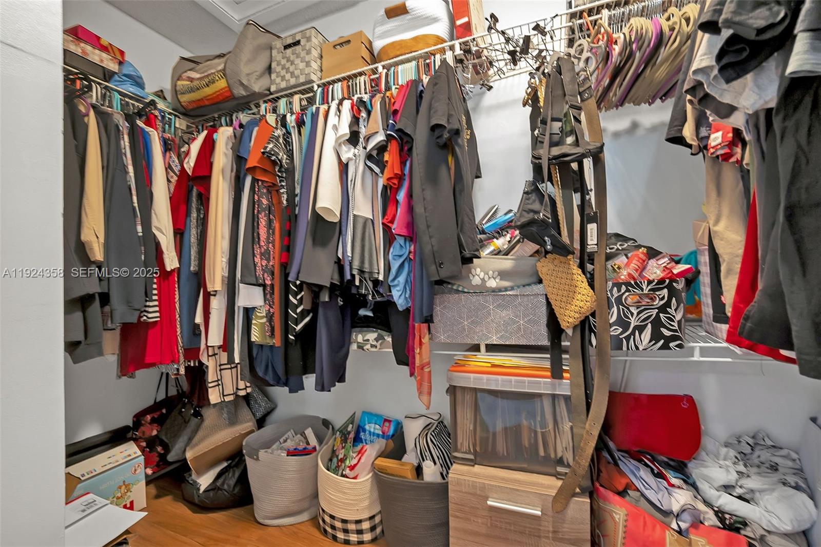 SUNRISE NOB HILL EAST - Residential