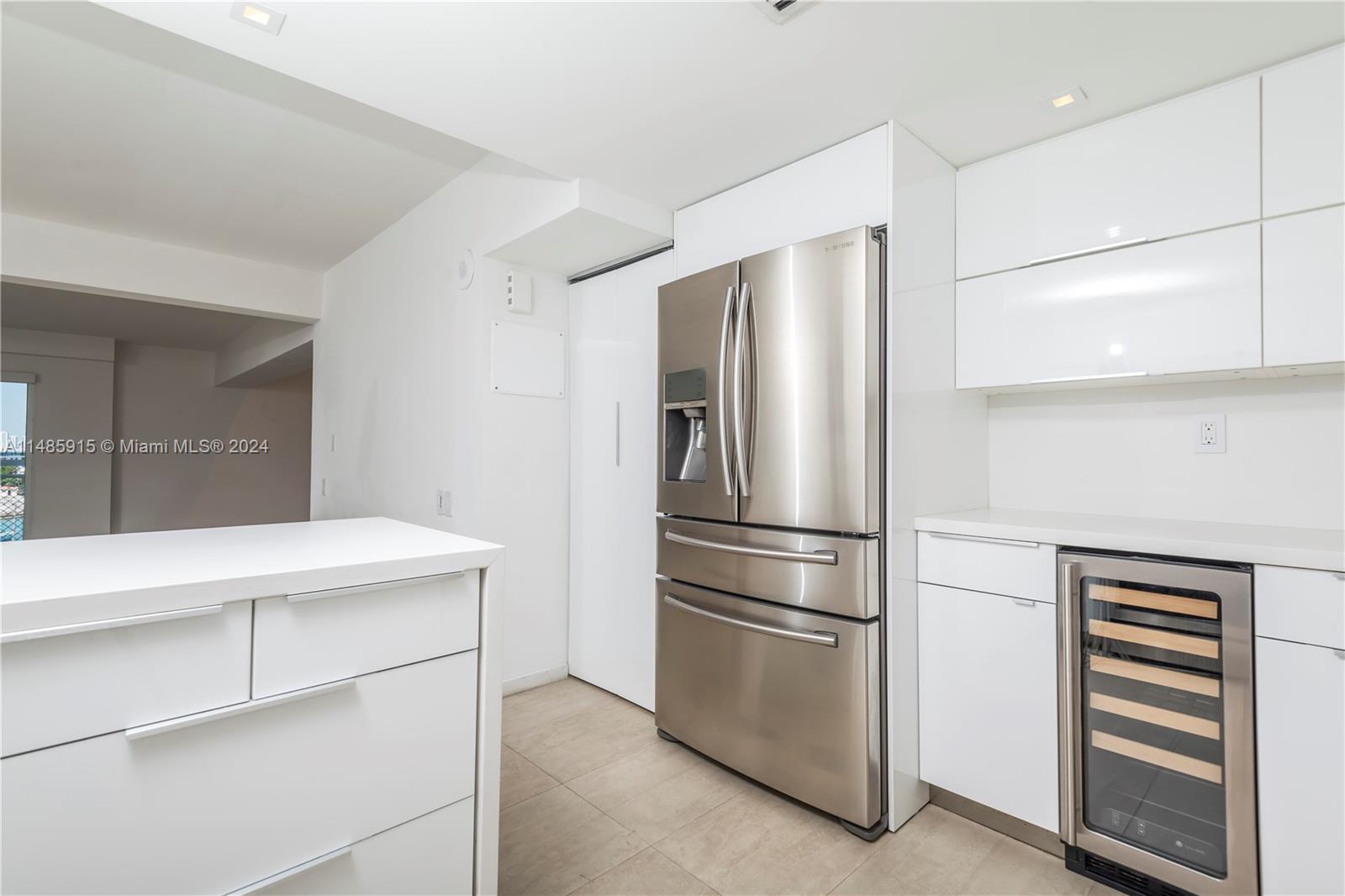 THE LOFTS AT SOUTH BEACH - Residential