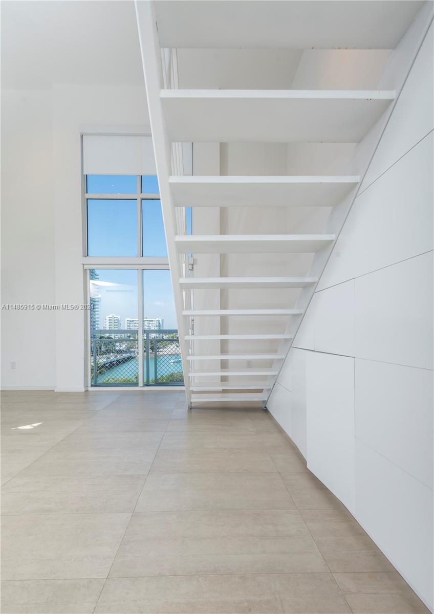 THE LOFTS AT SOUTH BEACH - Residential