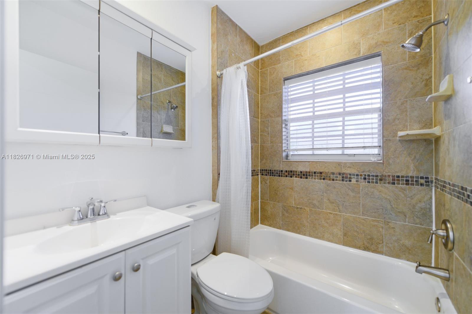 ROYAL PALM VILLAS - Residential Lease