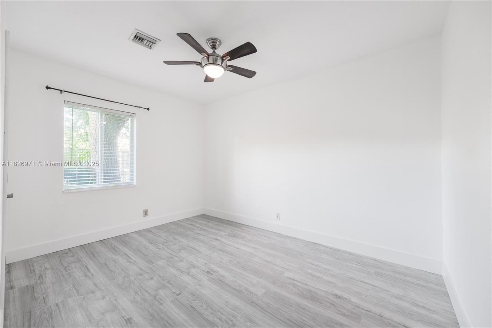 ROYAL PALM VILLAS - Residential Lease