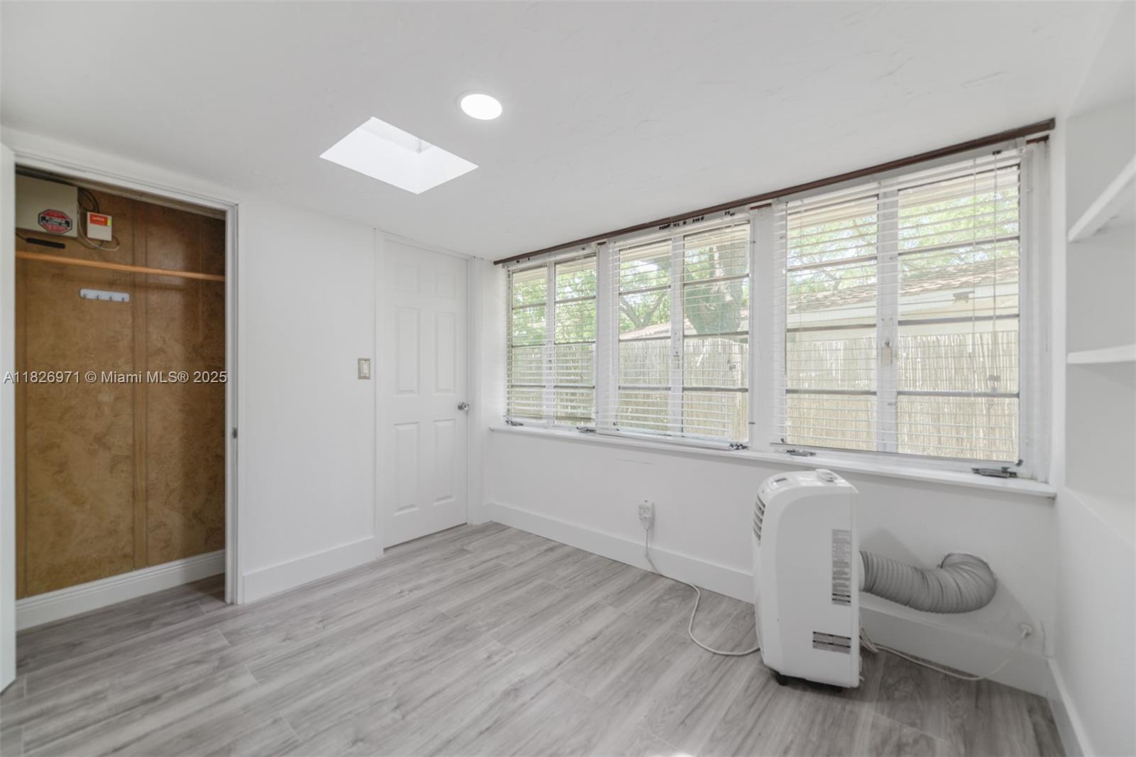 ROYAL PALM VILLAS - Residential Lease