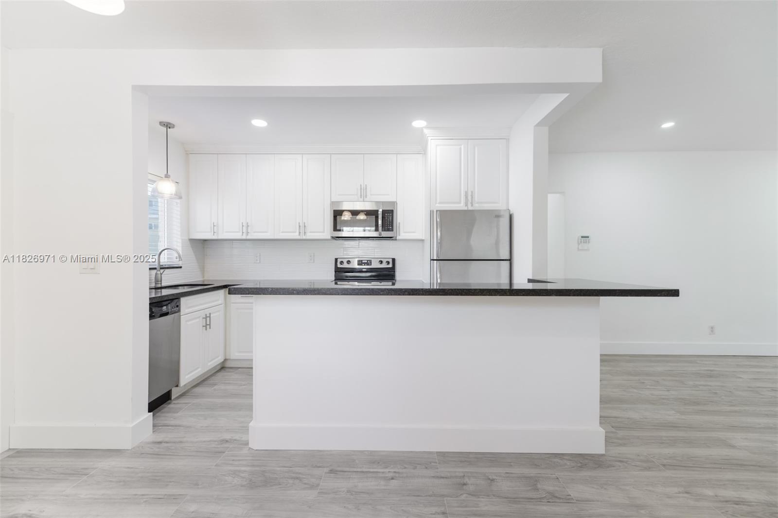 ROYAL PALM VILLAS - Residential Lease