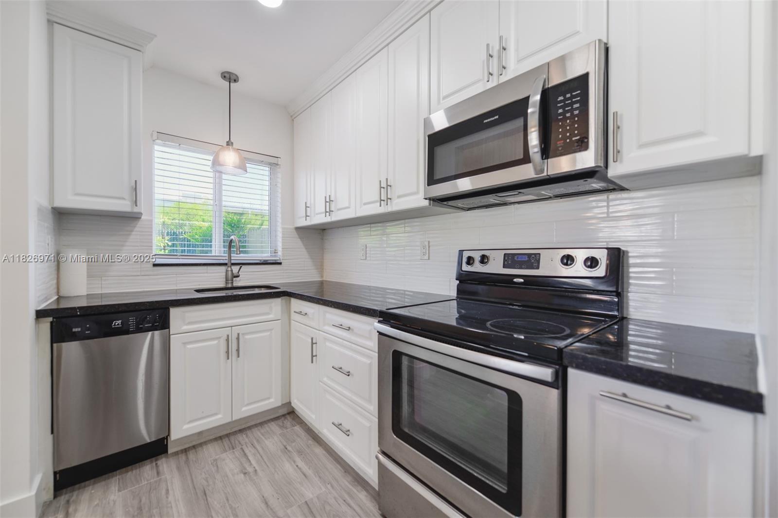 ROYAL PALM VILLAS - Residential Lease