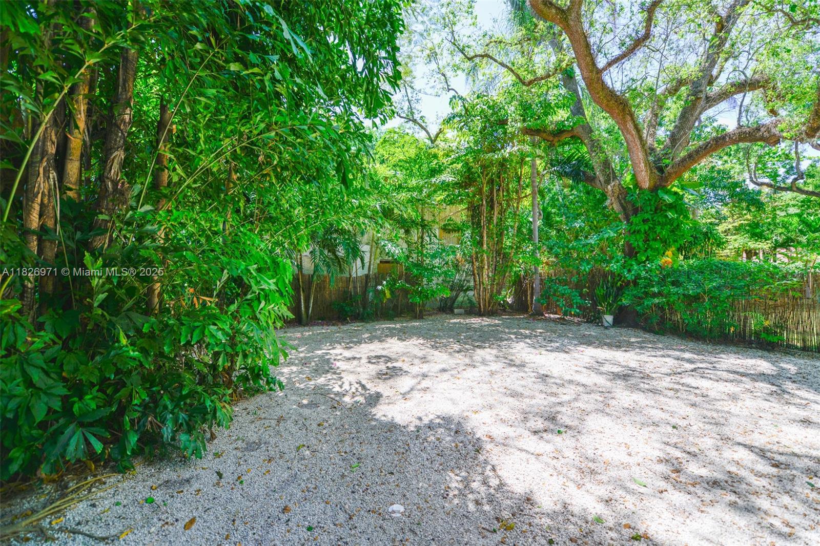 ROYAL PALM VILLAS - Residential Lease