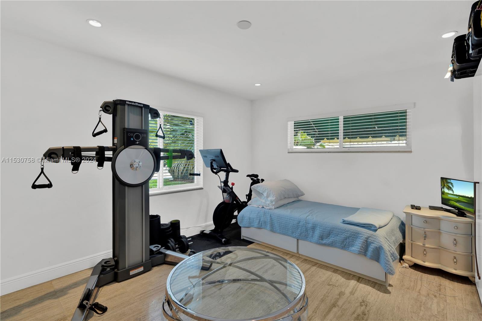 TROPICAL ISLE HOMES SUB 4 - Residential