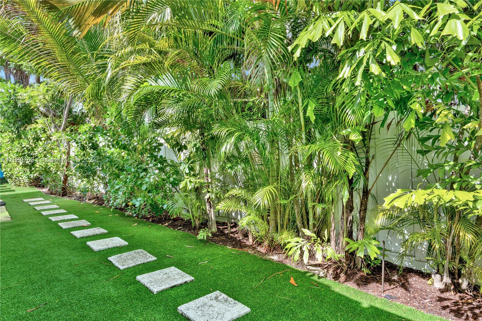 TROPICAL ISLE HOMES SUB 4 - Residential