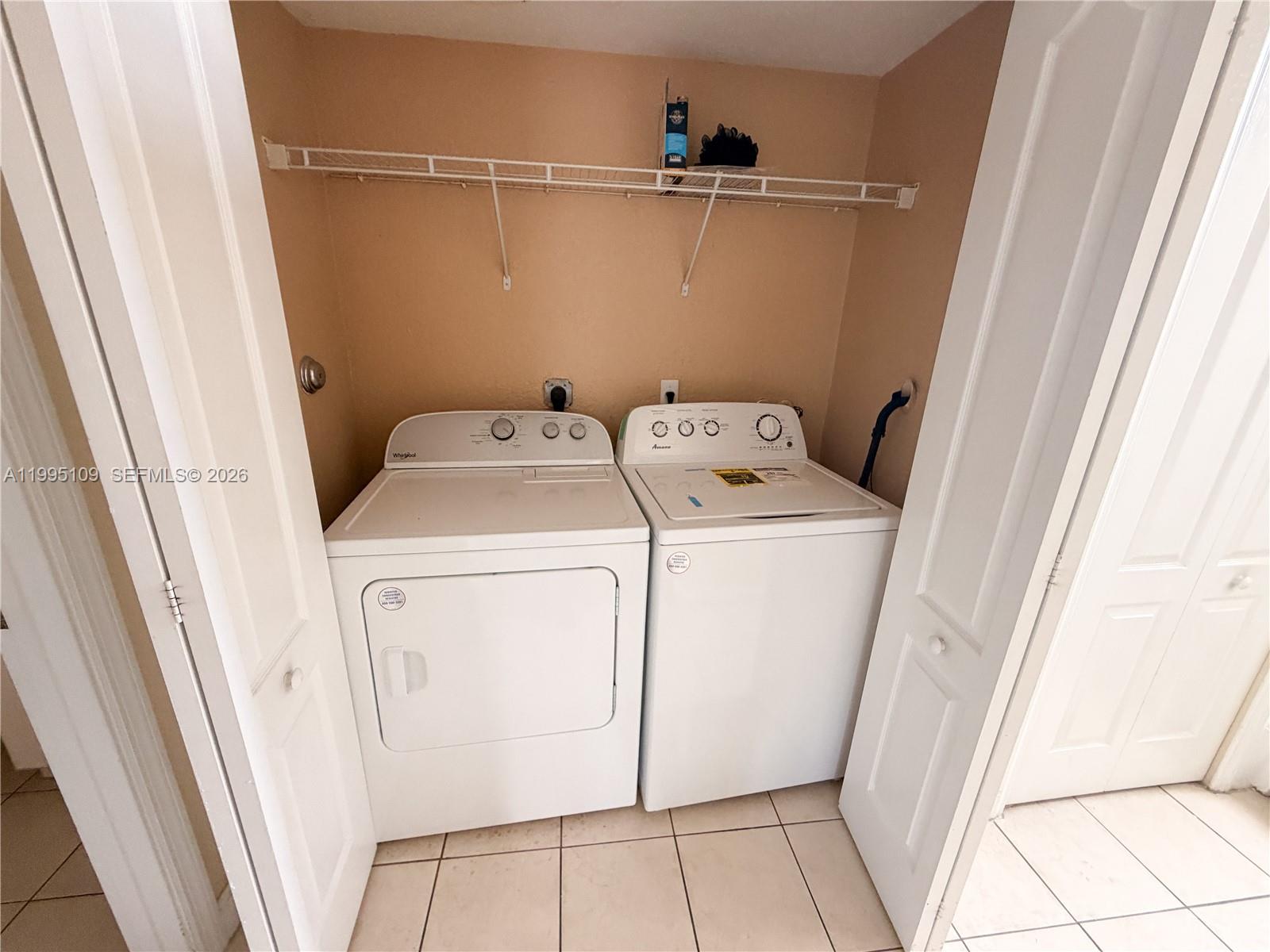 SHOMA COURTYARDS II AT RO - Residential