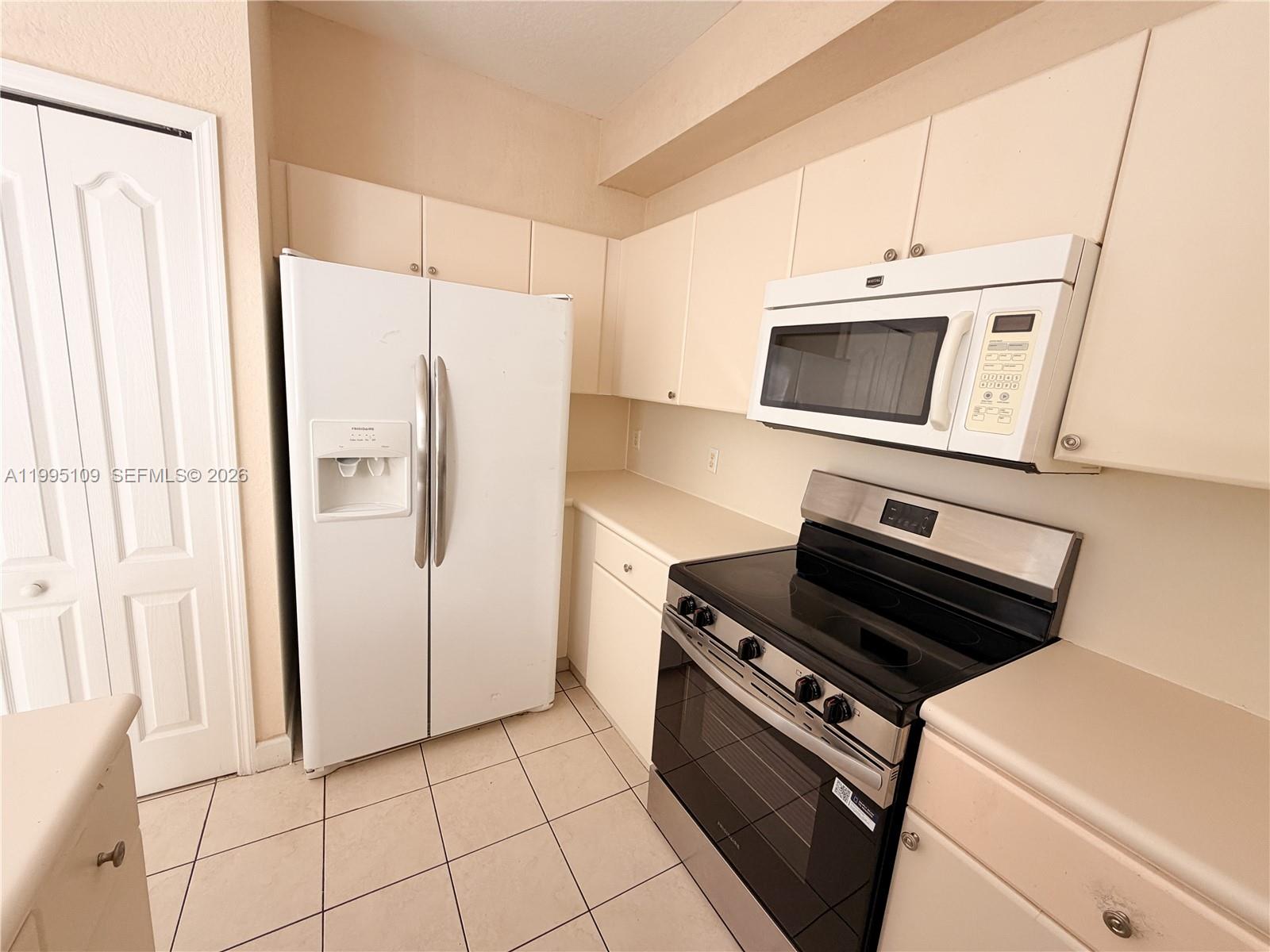 SHOMA COURTYARDS II AT RO - Residential