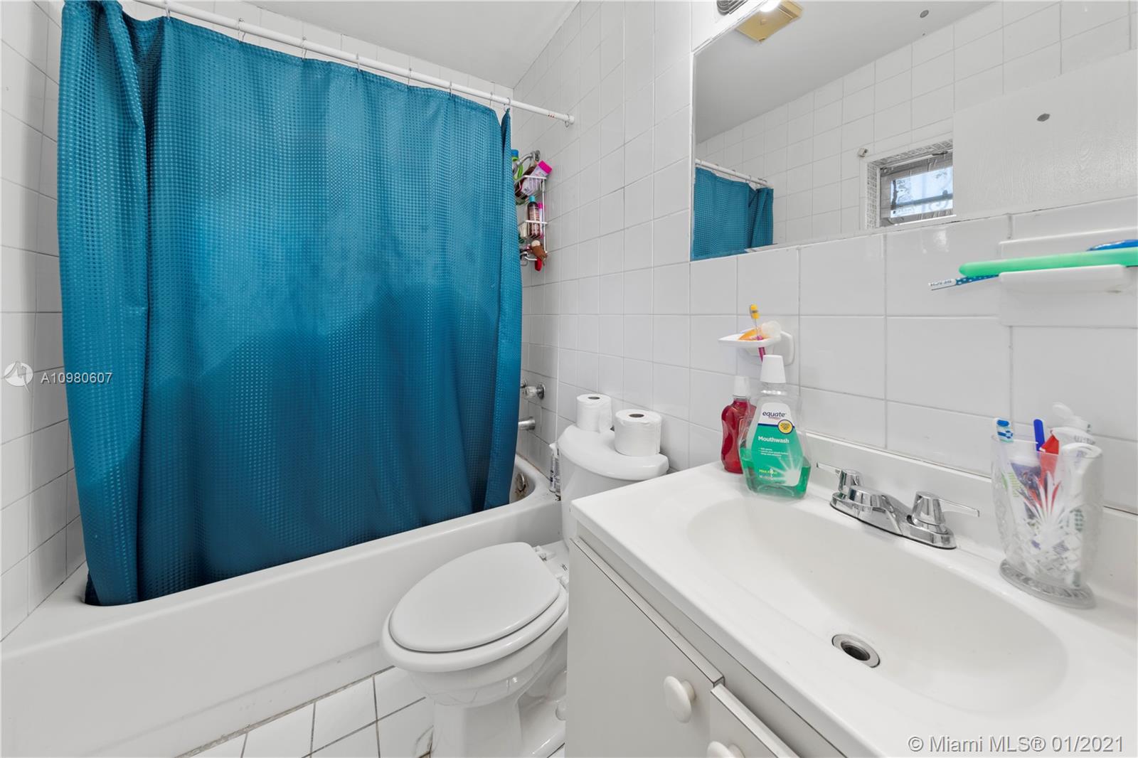 AVOCADO VILLAS - Residential