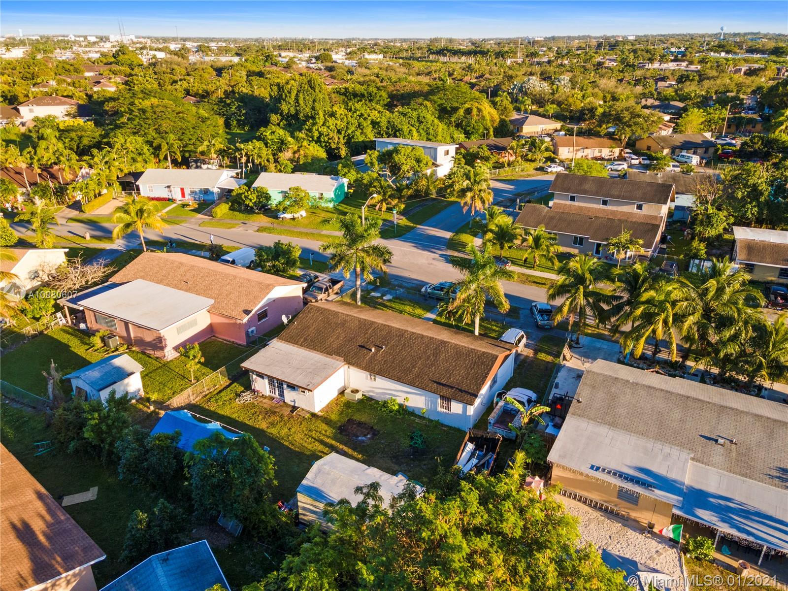 AVOCADO VILLAS - Residential
