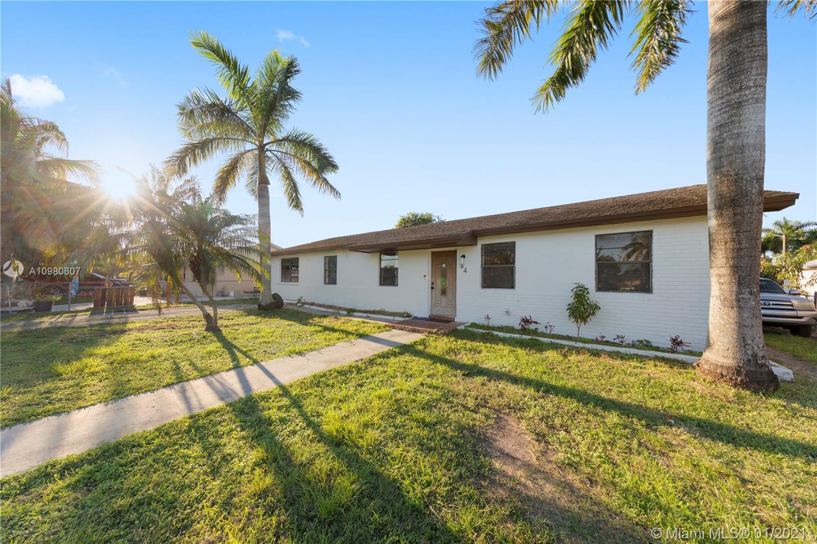 AVOCADO VILLAS - Residential