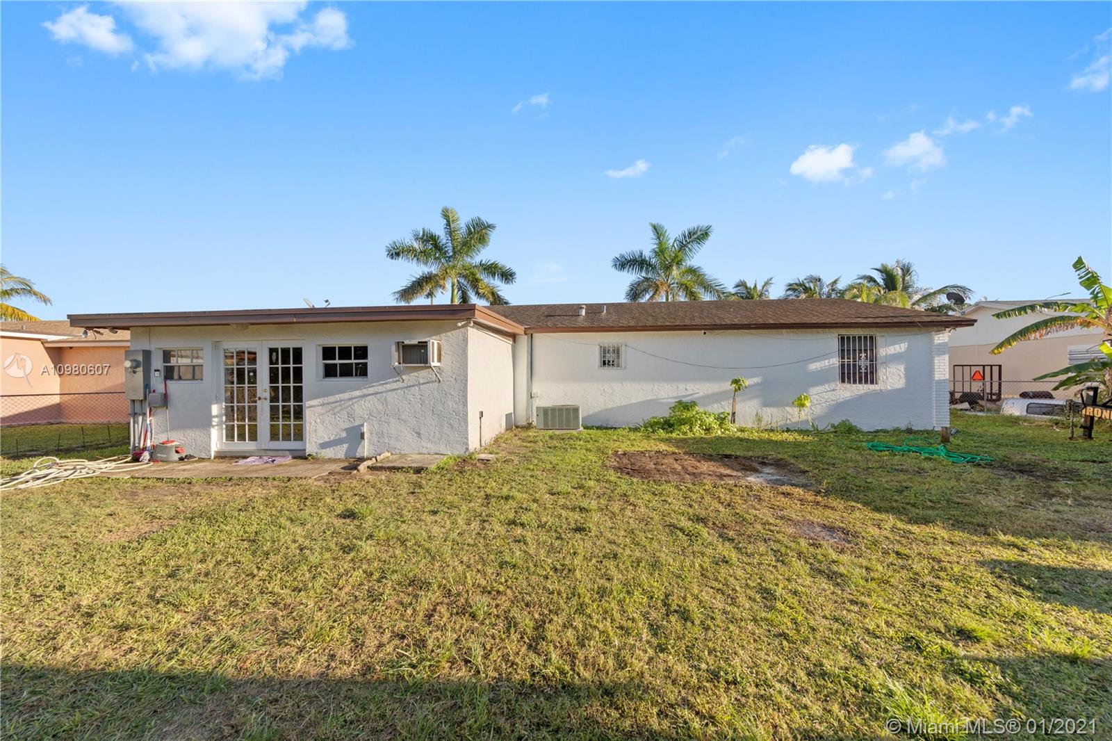 AVOCADO VILLAS - Residential