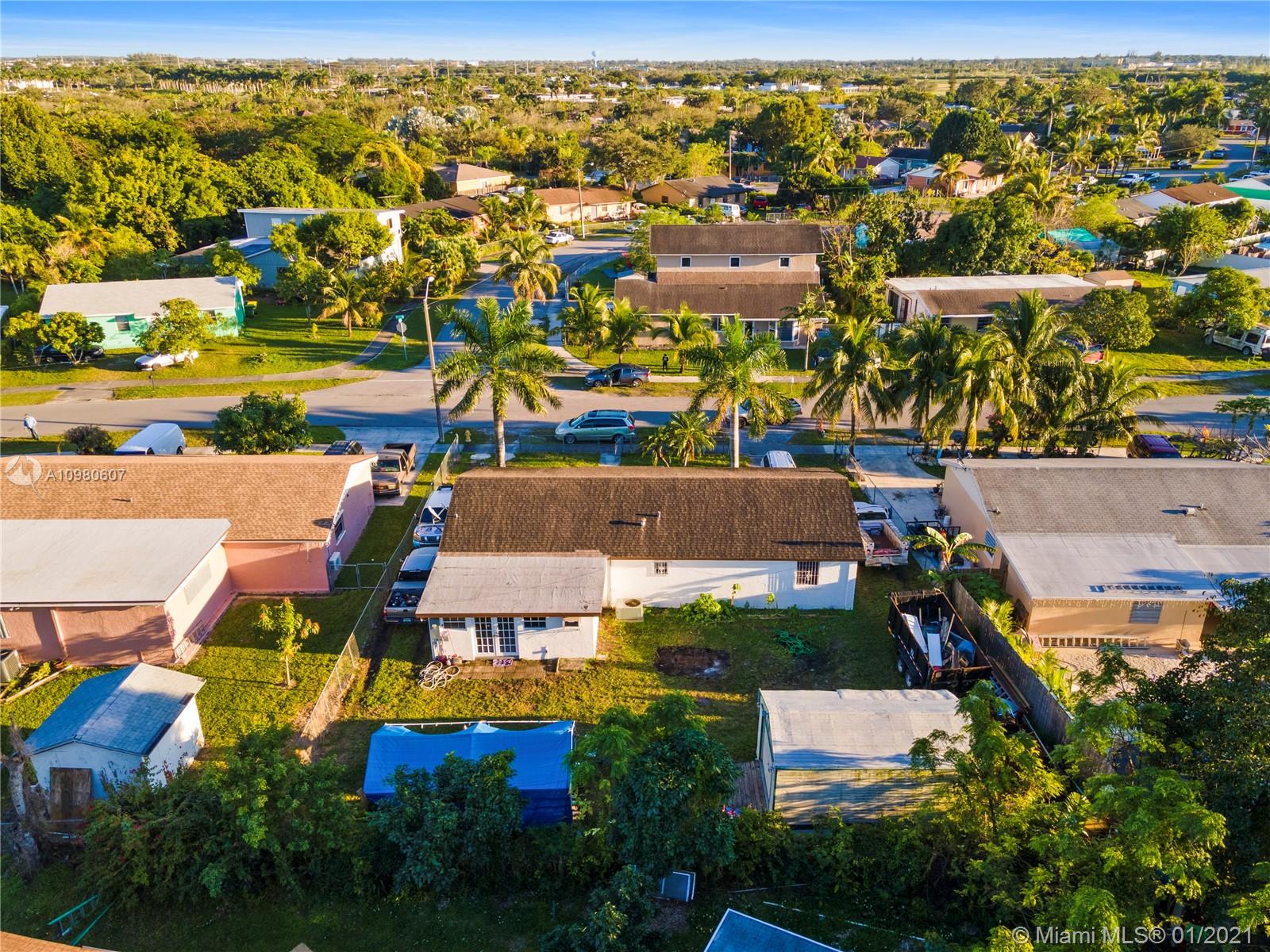 AVOCADO VILLAS - Residential