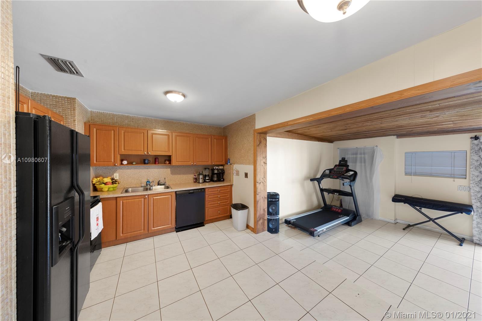 AVOCADO VILLAS - Residential