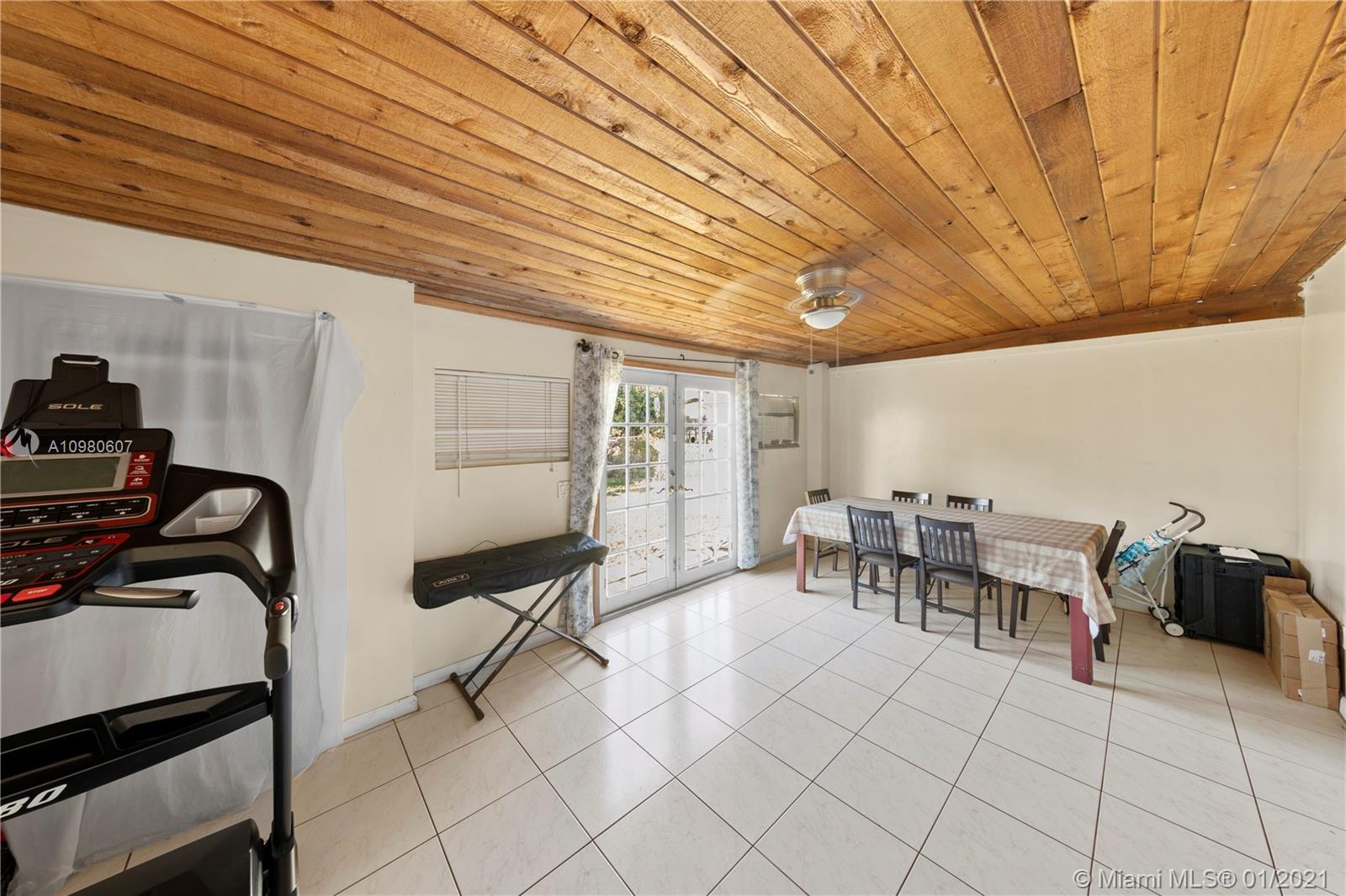 AVOCADO VILLAS - Residential