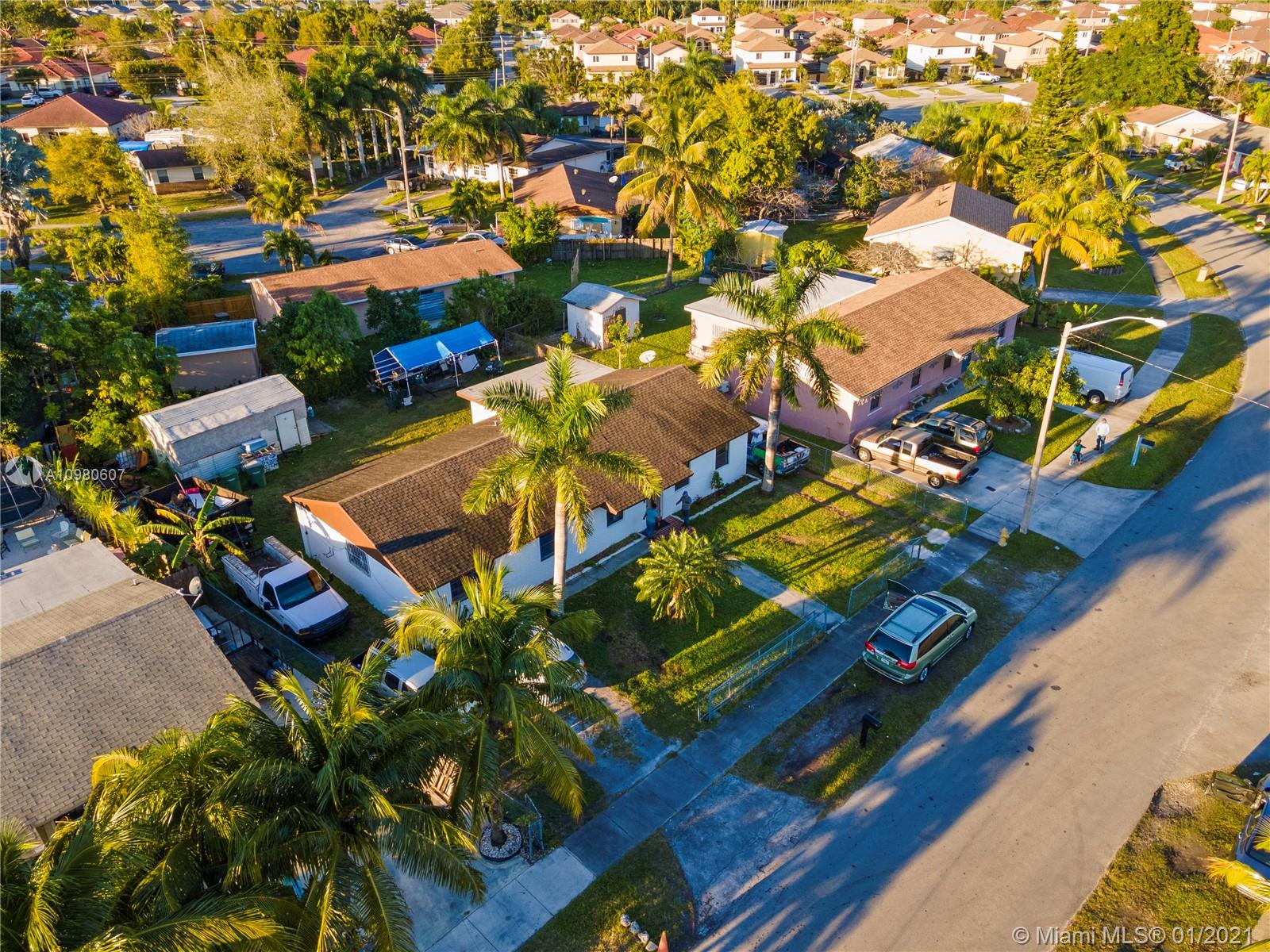 AVOCADO VILLAS - Residential