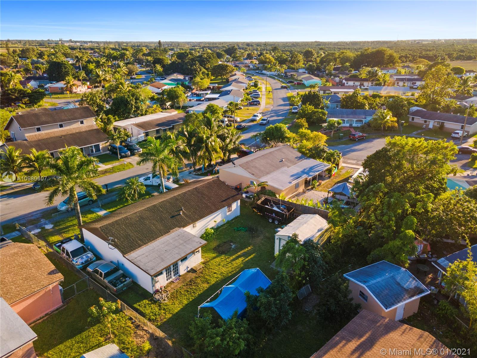 AVOCADO VILLAS - Residential