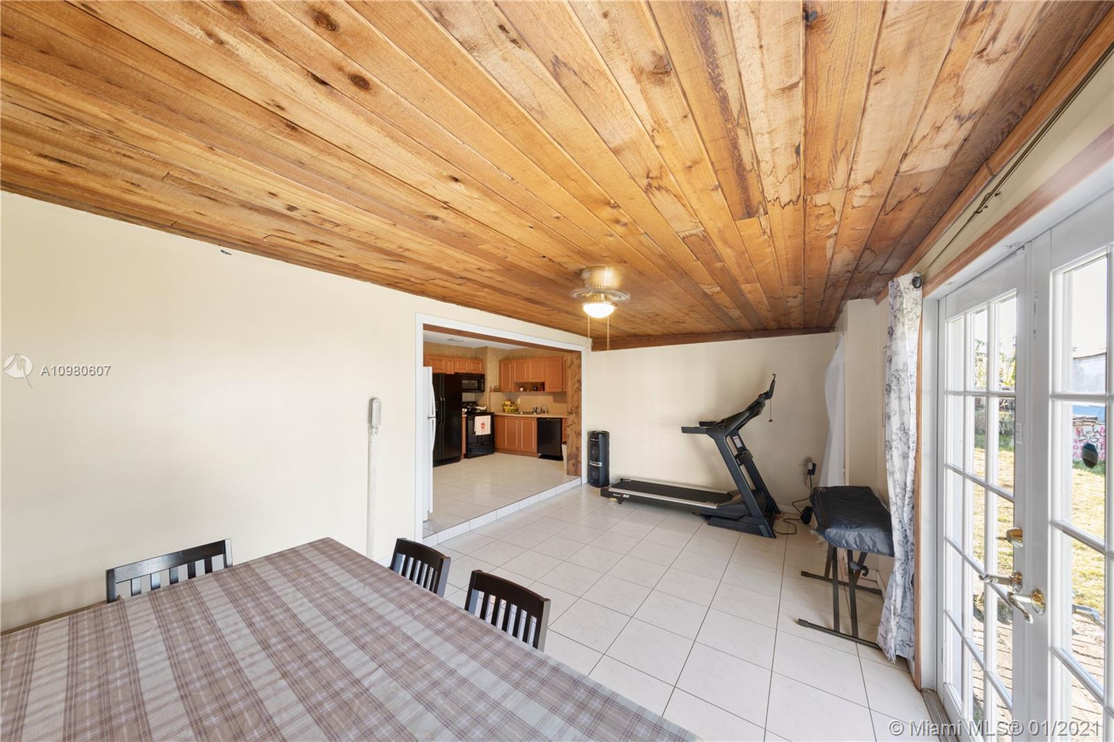 AVOCADO VILLAS - Residential