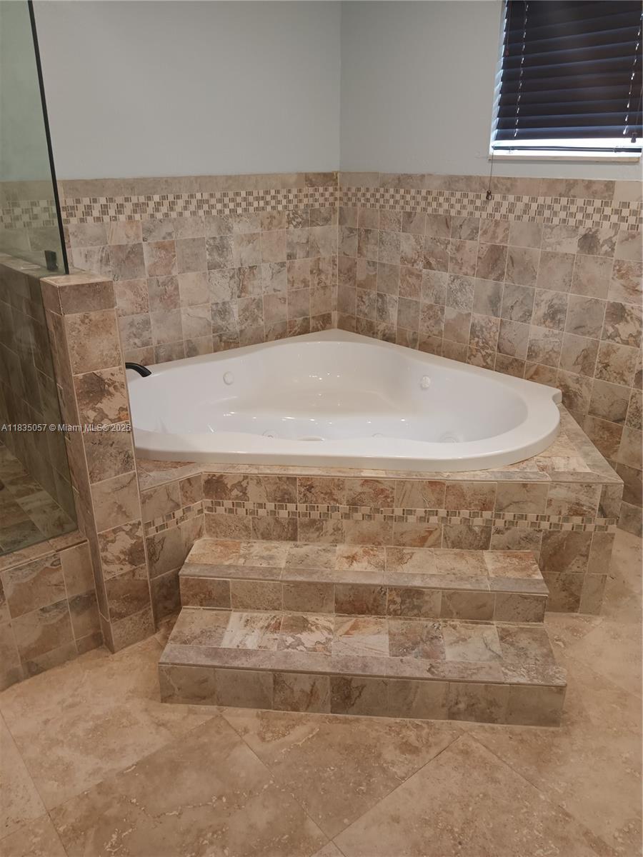 KNOLLS SEC 5 - Residential Lease