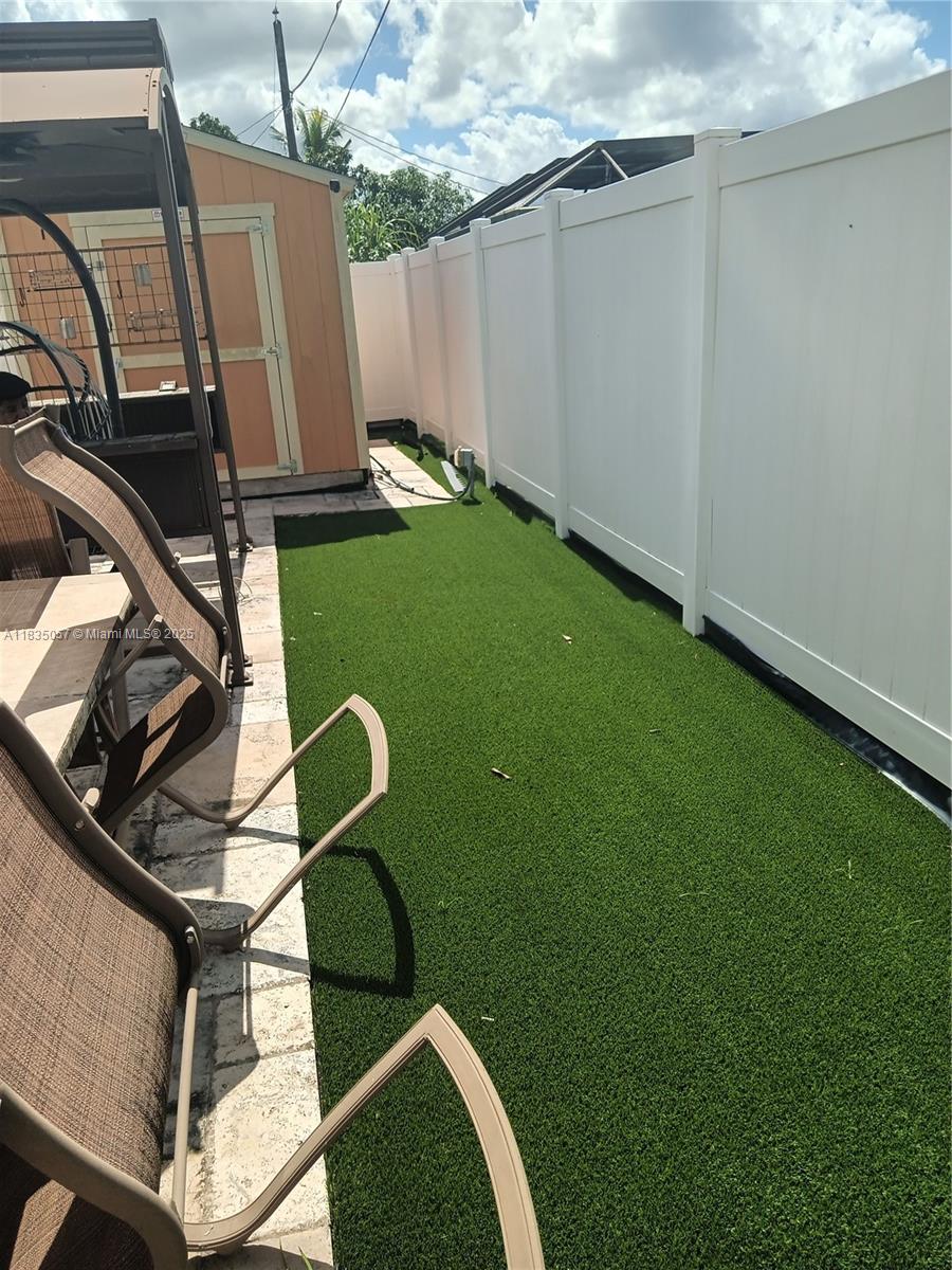 KNOLLS SEC 5 - Residential Lease