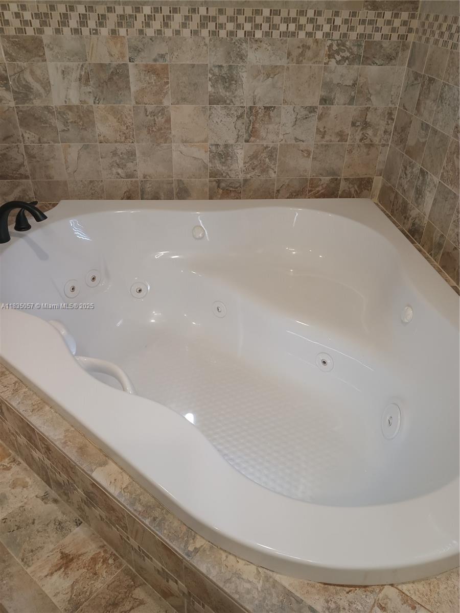 KNOLLS SEC 5 - Residential Lease