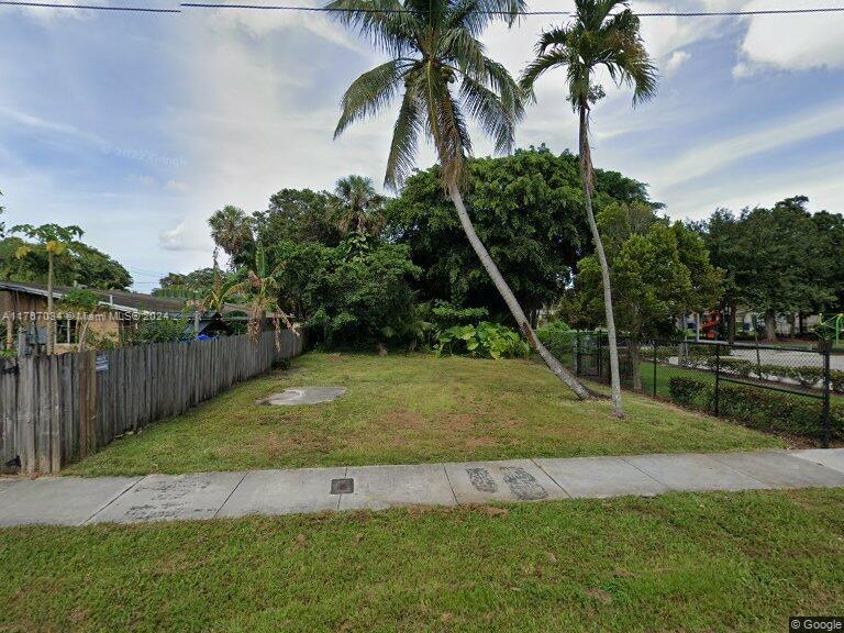 Property for Sale at 1750 Sw 29th Ave, Fort Lauderdale, Broward County, Florida - Bedrooms: 2 
Bathrooms: 2  - $225,000