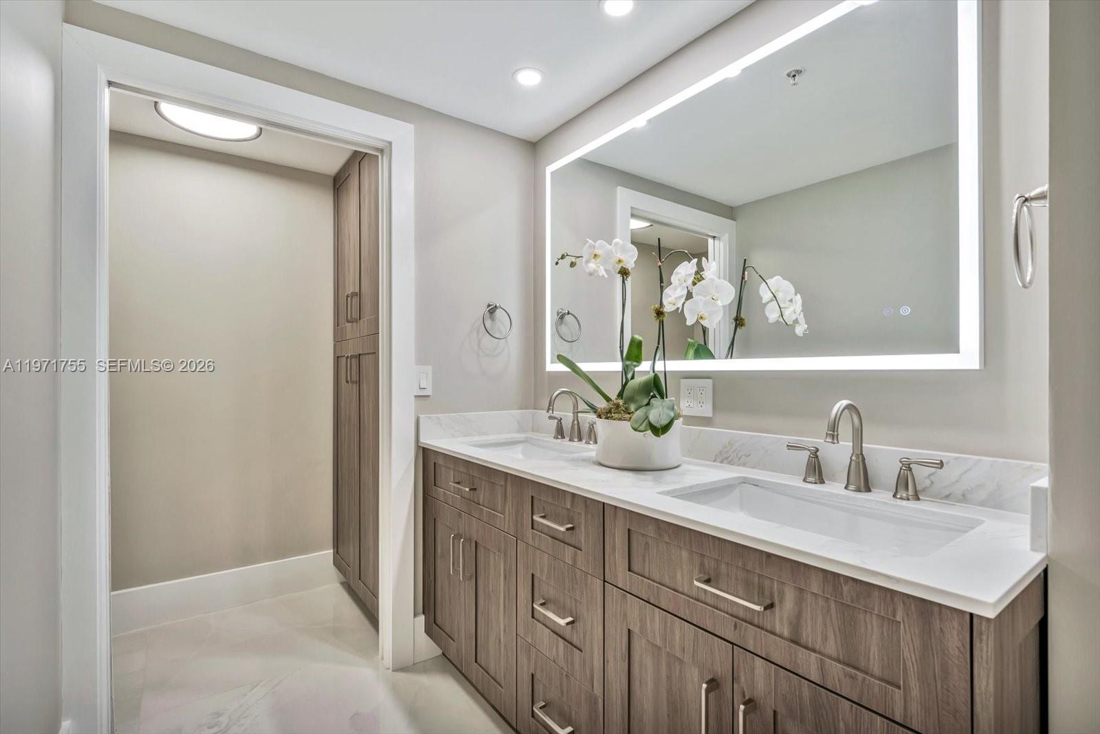 THE TOWER RESIDENCES COND - Residential