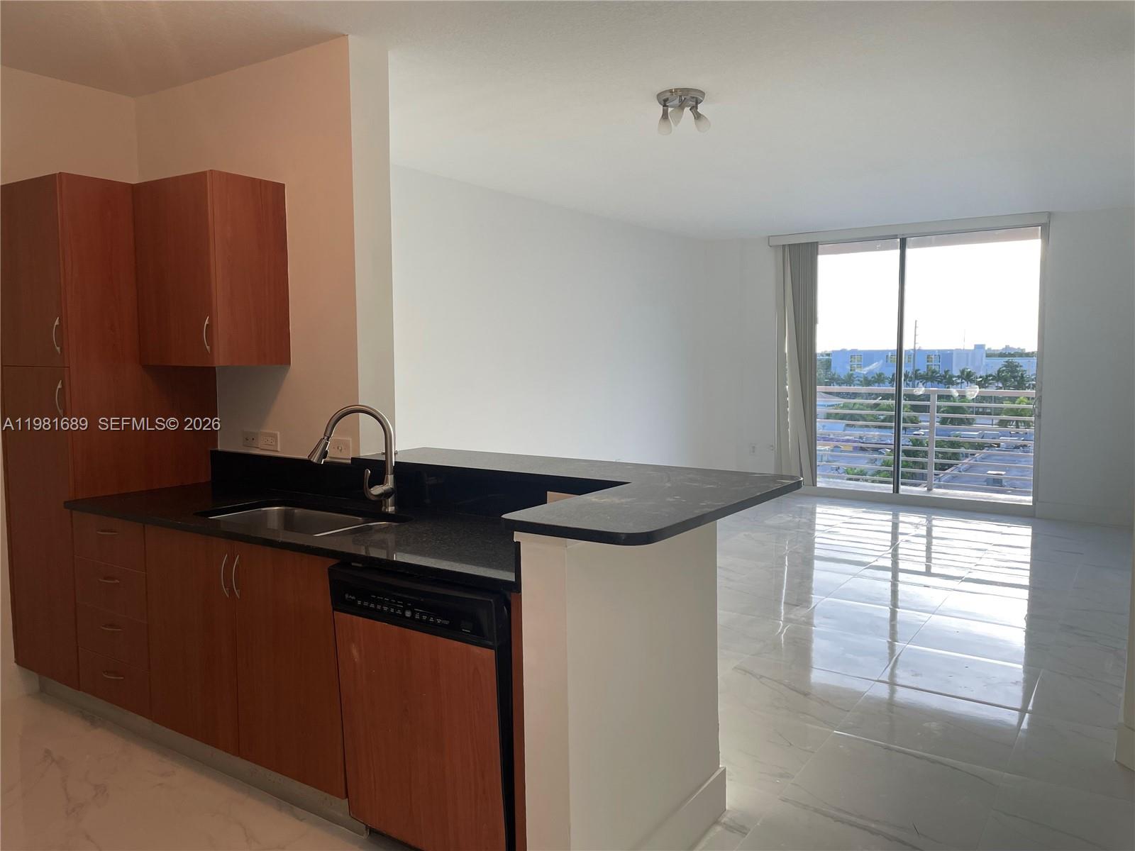 2775 NE 187th St 607