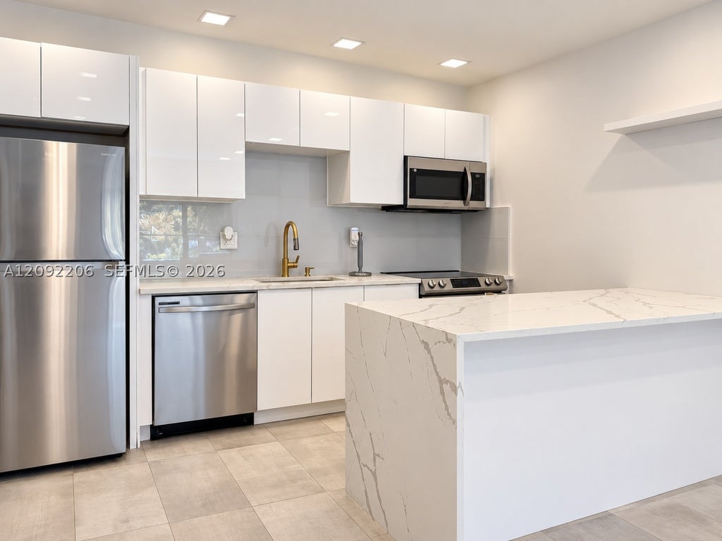 Photo of 551 NE 26th St #w, Wilton Manors, FL 33305 (MLS # A12092206)