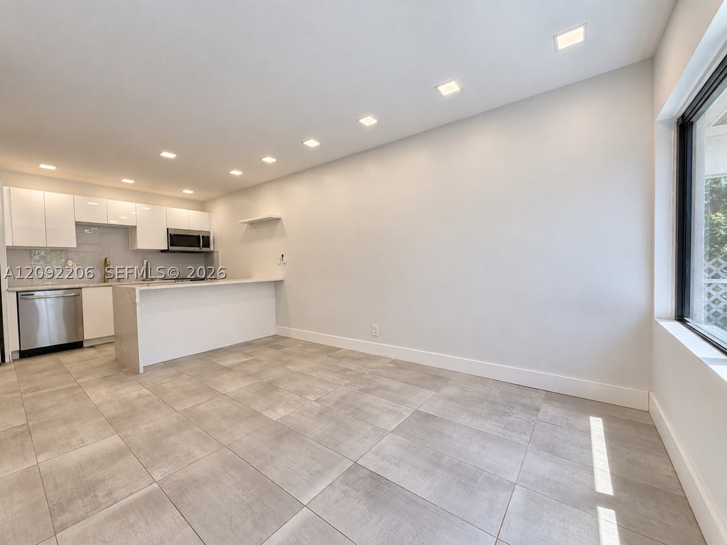 Photo of 551 NE 26th St #w, Wilton Manors, FL 33305 (MLS # A12092206)