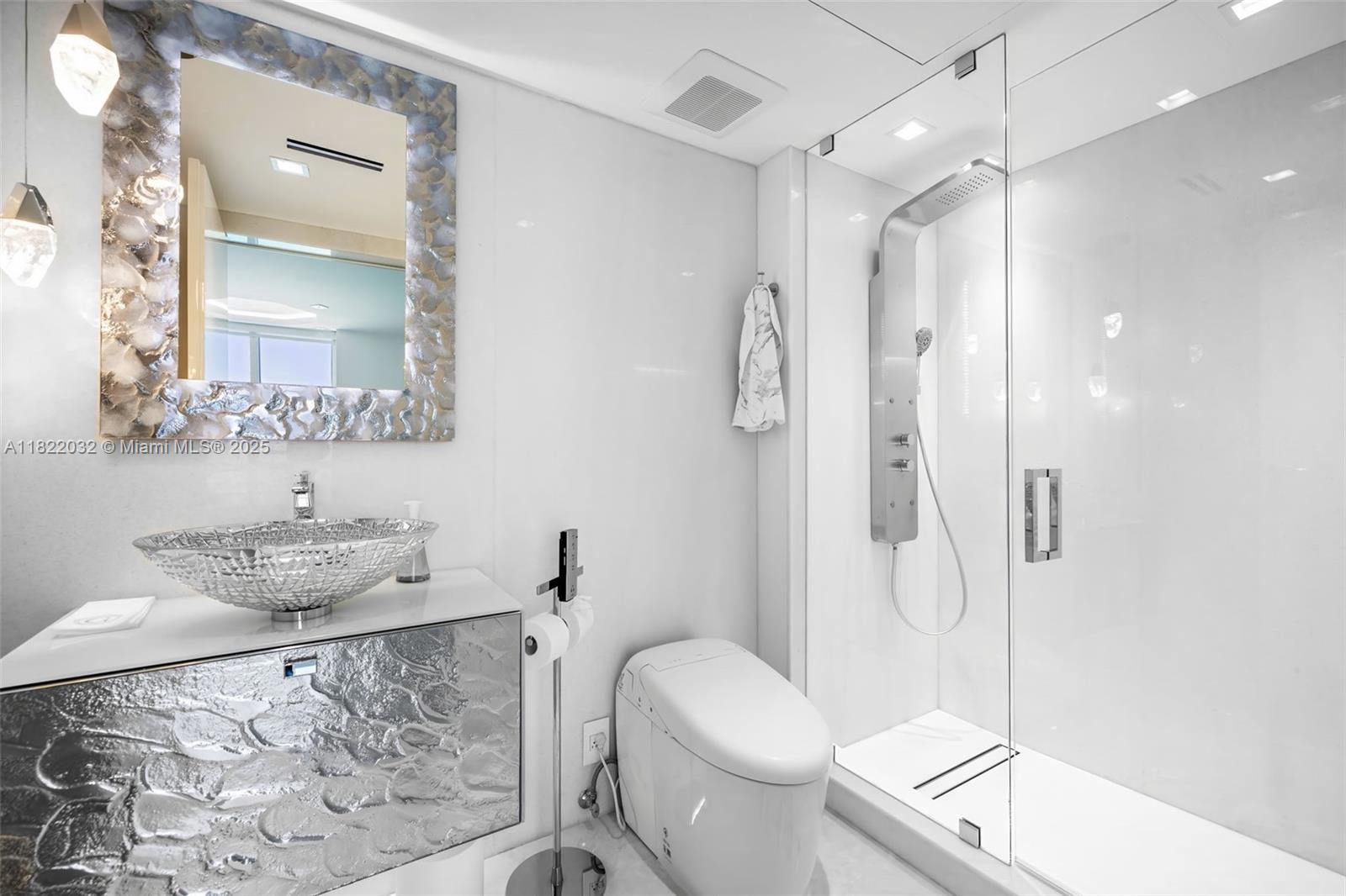TRUMP ROYALE CONDO - Residential
