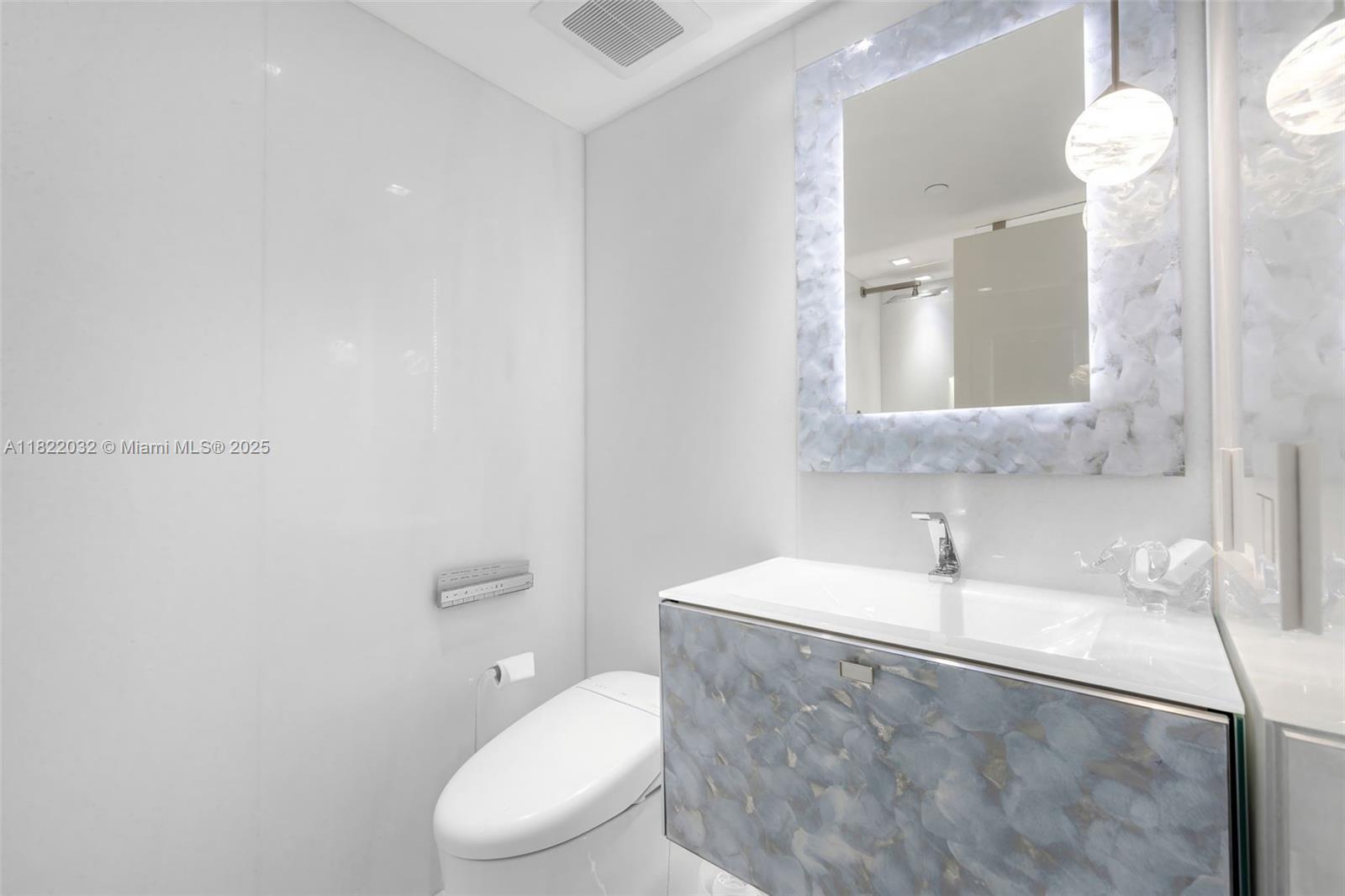 TRUMP ROYALE CONDO - Residential