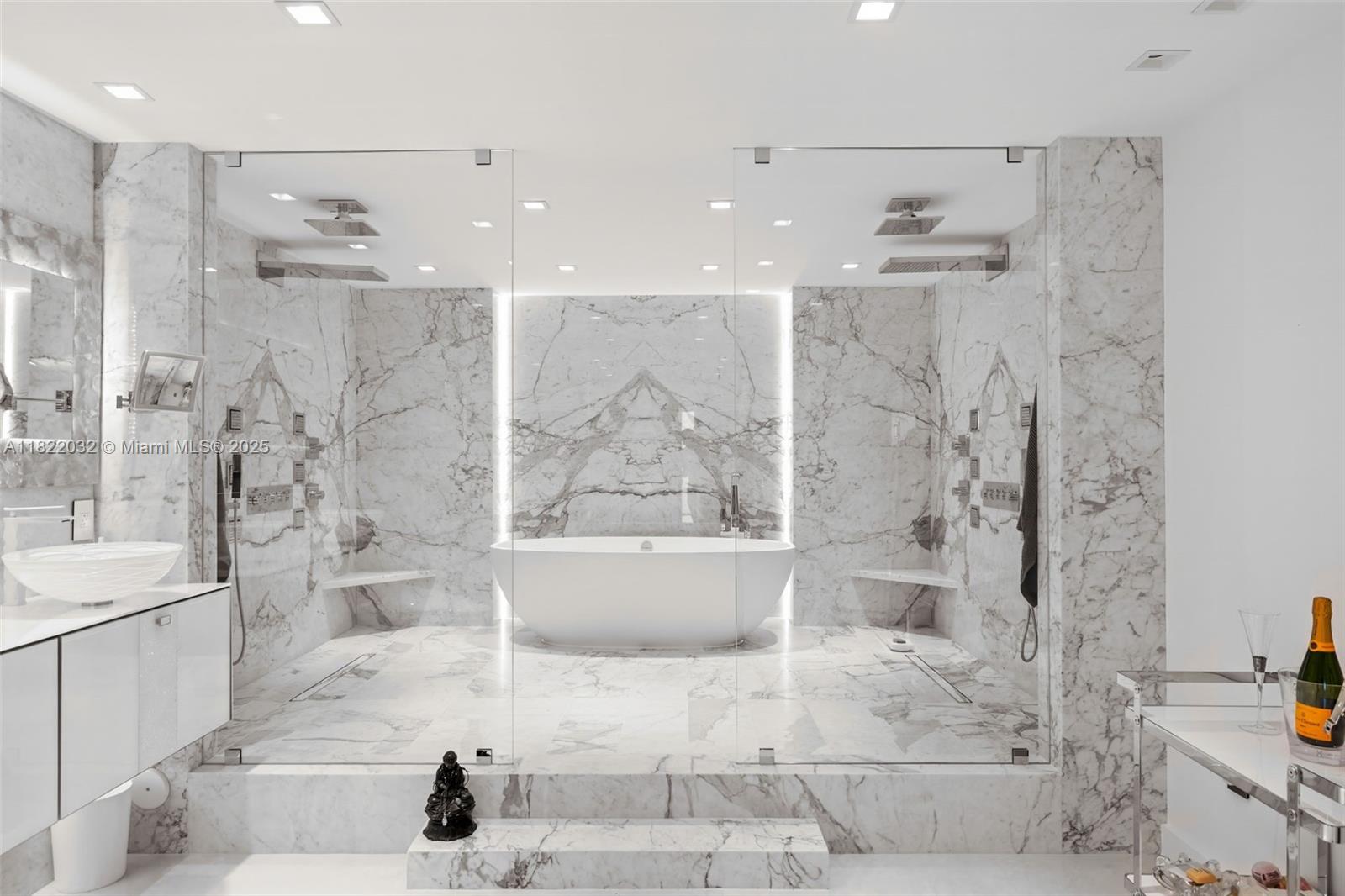 TRUMP ROYALE CONDO - Residential