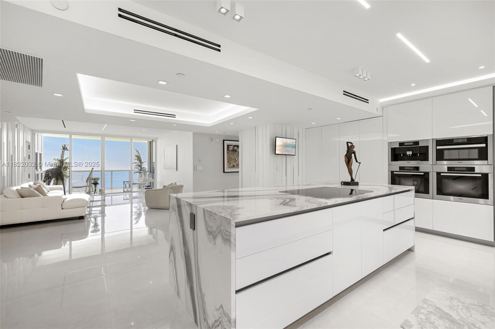18201 Collins Ave 5306-w/2 CAR GARAGE 5306