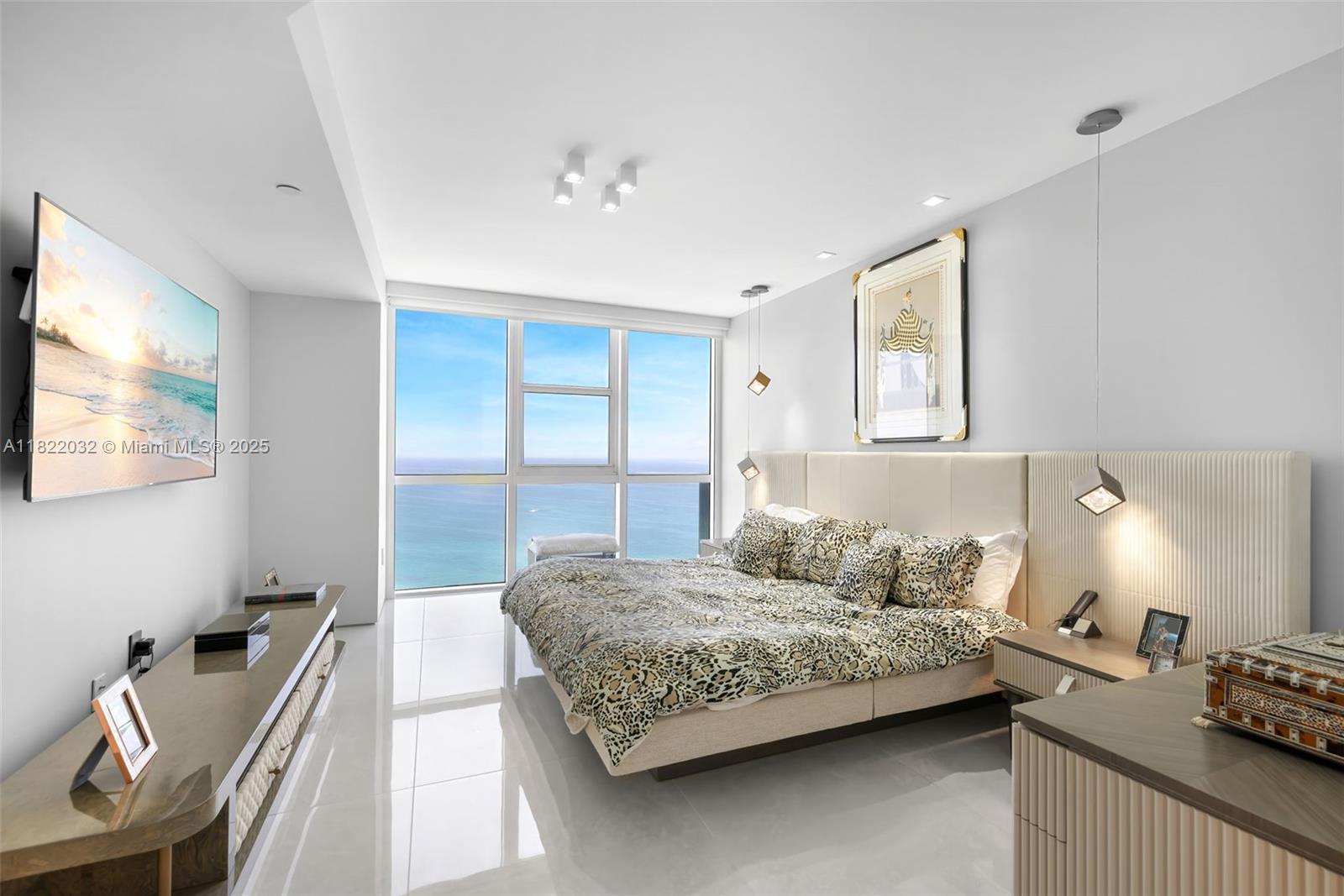 TRUMP ROYALE CONDO - Residential