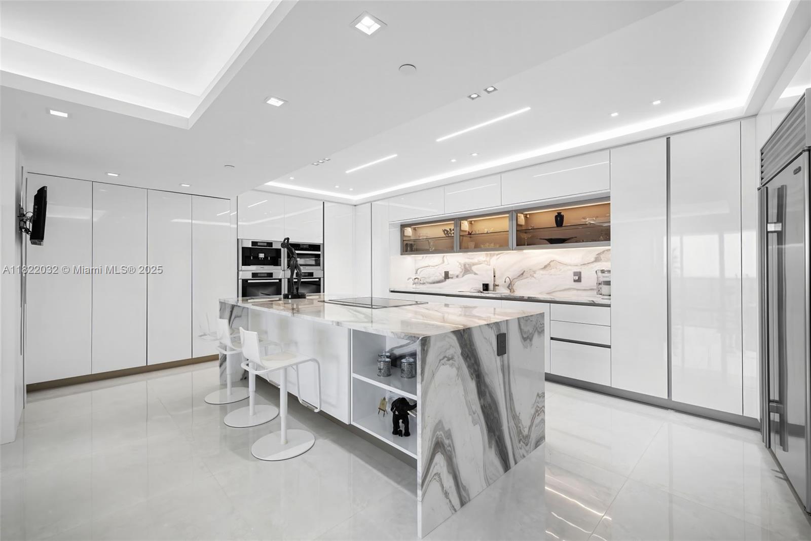 18201 Collins Ave 5306-w/2 CAR GARAGE 5306