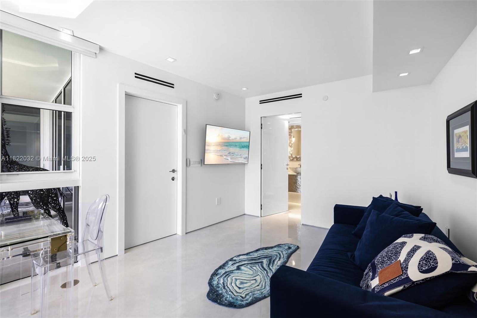 TRUMP ROYALE CONDO - Residential