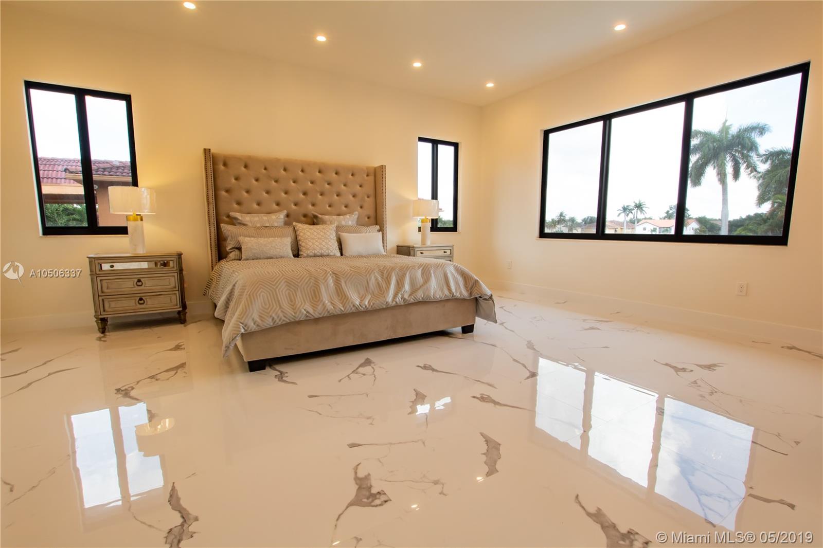 EIGHTH ADDN TO ROYAL OAKS - Residential