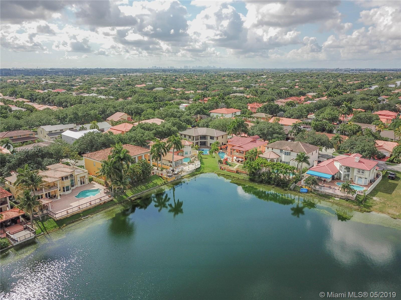 EIGHTH ADDN TO ROYAL OAKS - Residential