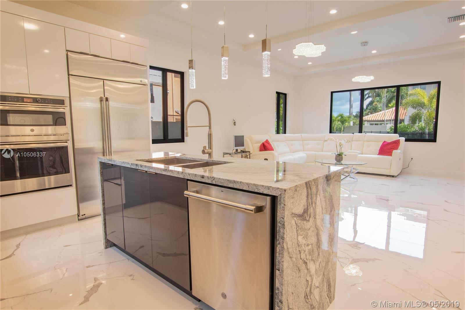 EIGHTH ADDN TO ROYAL OAKS - Residential